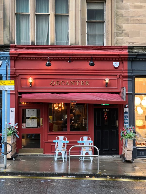 Decanter Winery & Dinery